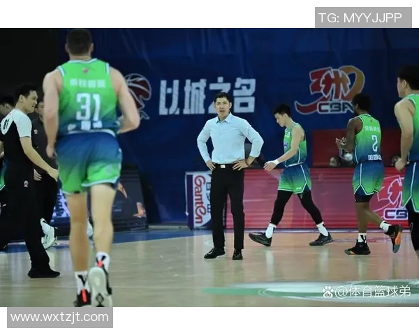 张庆鹏:从篮球场上的传奇到人生舞台的多元探索与成长之路 张庆鹏:从篮球场上的传奇到人生舞台的多元探索与成长之路