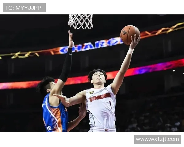 胡明轩:从青涩少年到篮球场上的璀璨明星之路探索 胡明轩:从青涩少年到篮球场上的璀璨明星之路探索