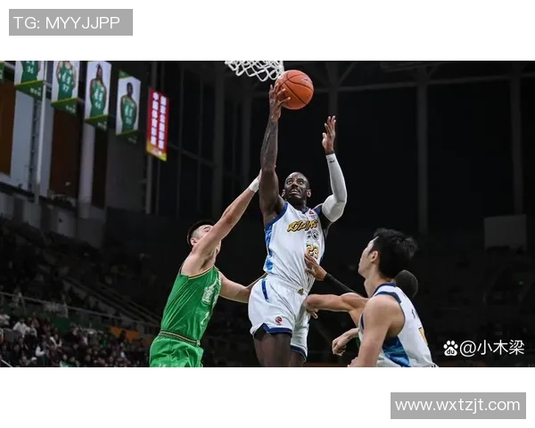 广厦与辽宁激战正酣实时比分更新带你直击比赛精彩瞬间 广厦与辽宁激战正酣实时比分更新带你直击比赛精彩瞬间