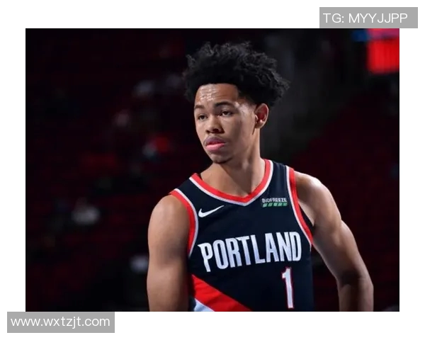 特雷杨领衔新一代篮球明星展现惊人天赋与无畏精神 特雷杨领衔新一代篮球明星展现惊人天赋与无畏精神