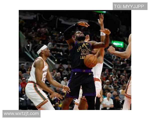 湖人对阵马刺精彩集锦回顾球星表现与关键时刻一网打尽