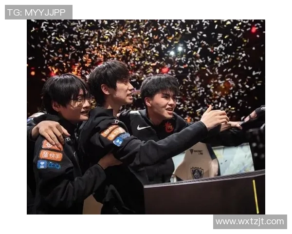 聚焦FPX团队协作的默契与战术配合在英雄联盟中的成功之道